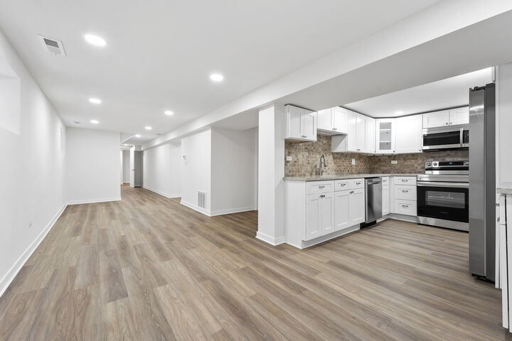 Property Photo:  7234 N Hamilton Avenue  IL 60645 