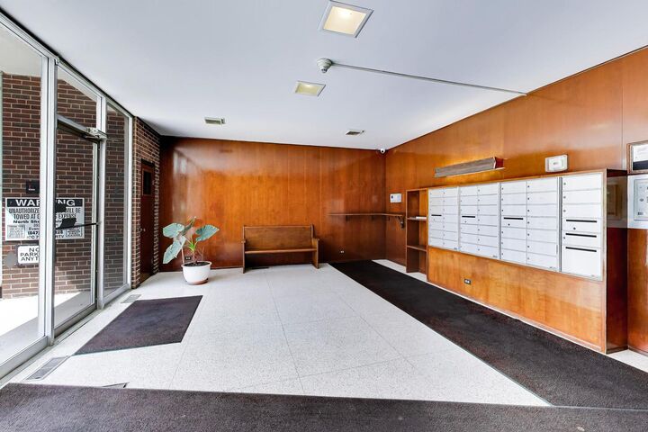 Property Photo: 2025 Sherman Avenue 302 IL 60201