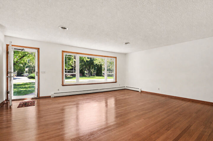 Property Photo:  41 E Larkspur Lane  IL 60512 