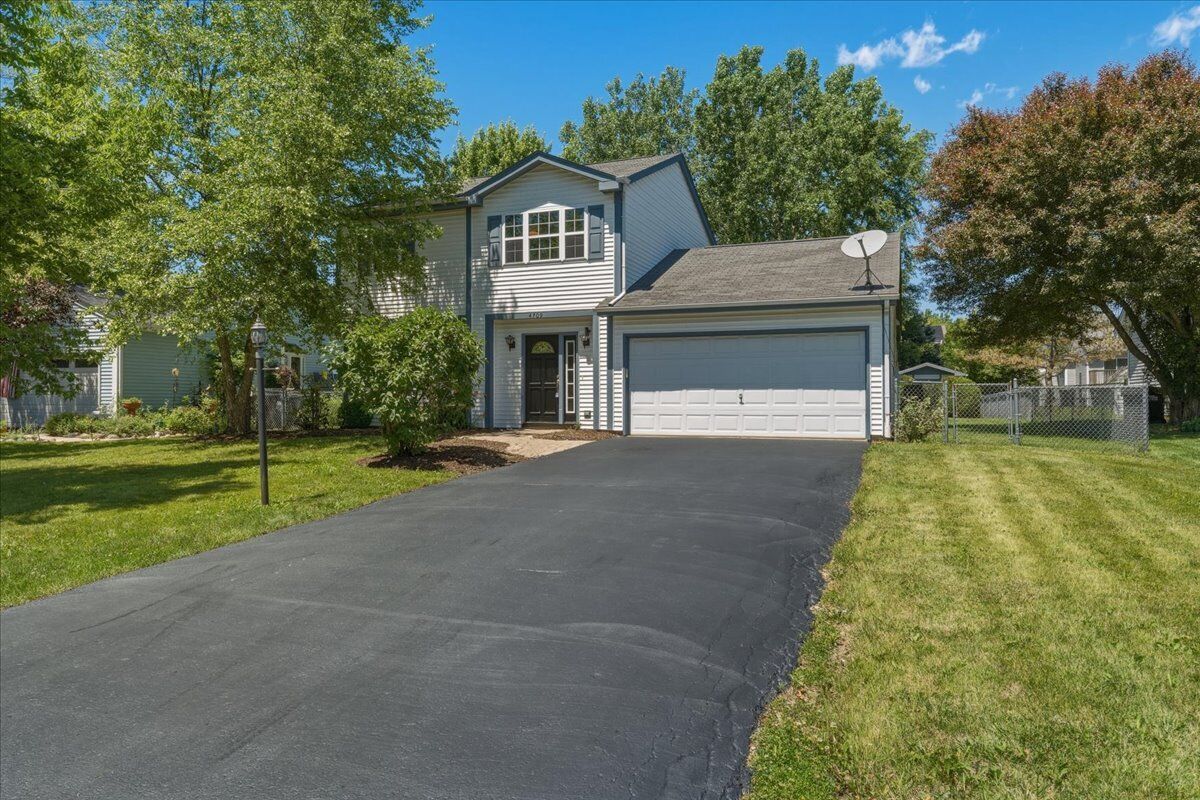 Property Photo:  4709 Southhampton Drive  IL 60042 