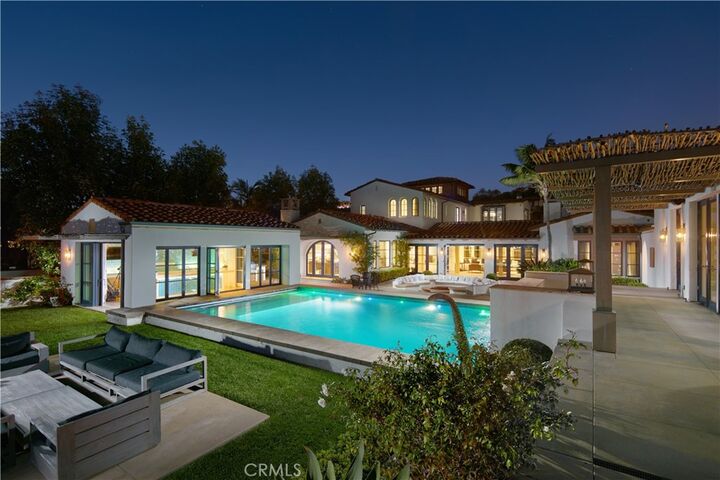 Property Photo:  10 Shore Walk  CA 92657 