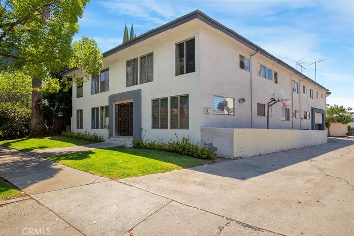 Property Photo: 1117 S Spaulding CA 90019