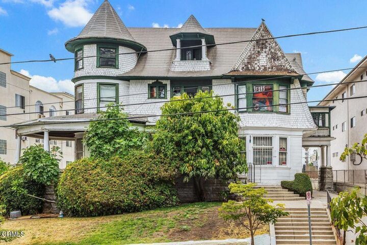 Property Photo:  767 Garland Avenue  CA 90017 