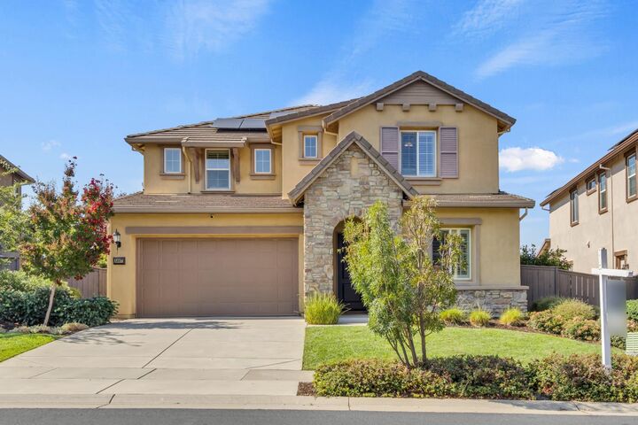 Property Photo:  5087 Brentford Way  CA 95762 
