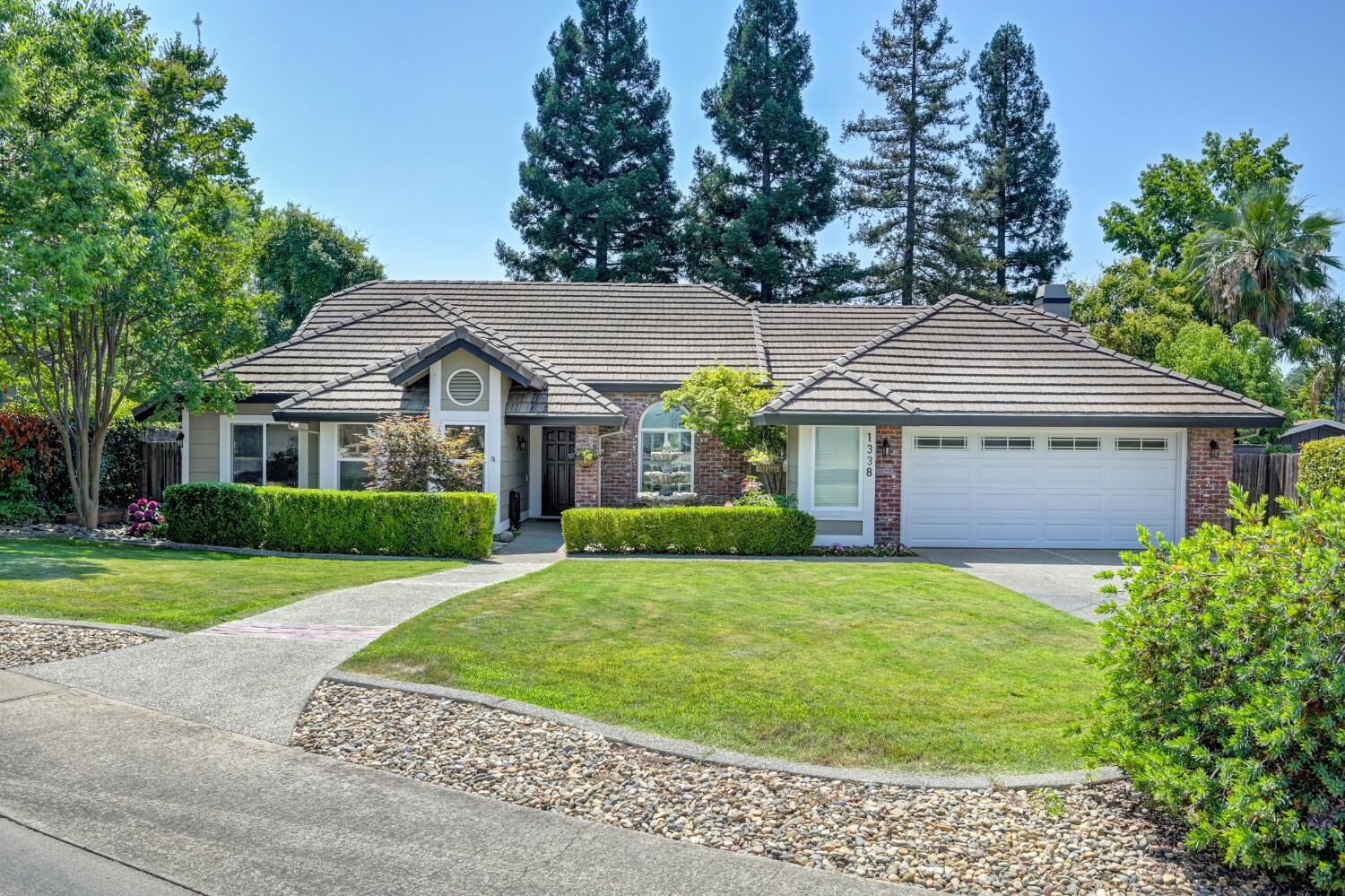Property Photo: 1338 Ridgedale Court CA 95661