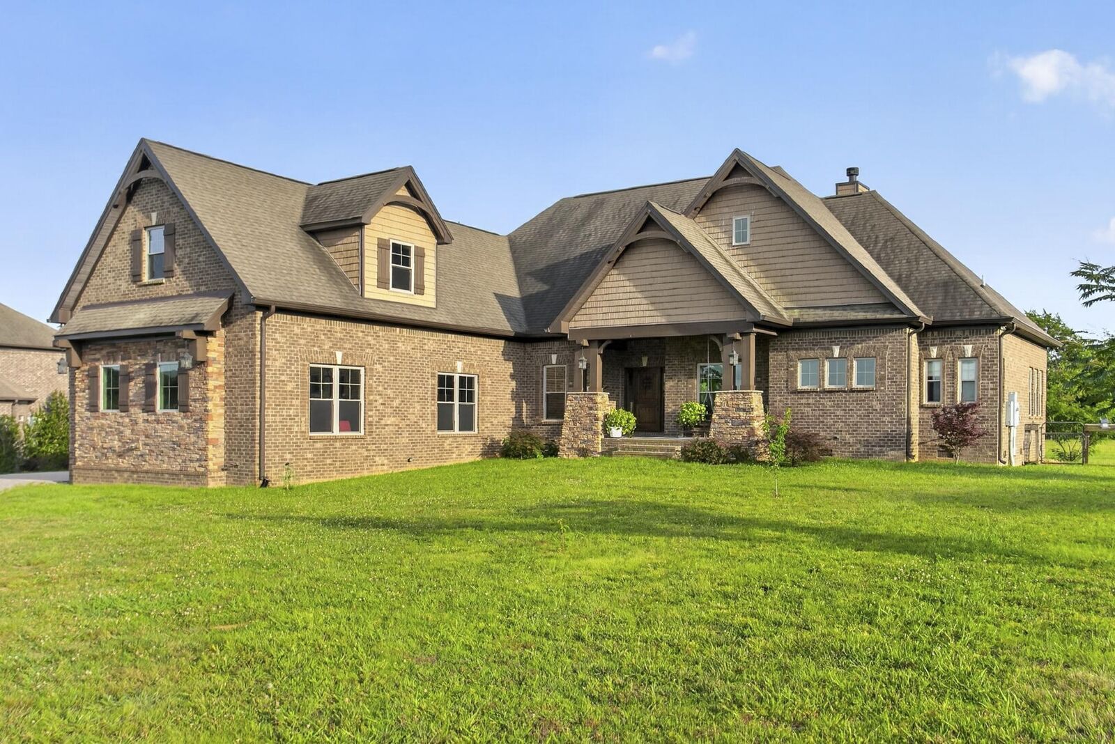 Property Photo:  840 Eastover Rd  TN 37090 