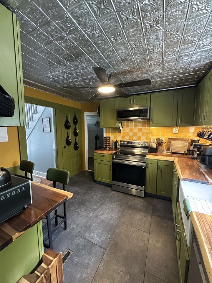 Property Photo:  20 Pleasant Street  NH 03447 