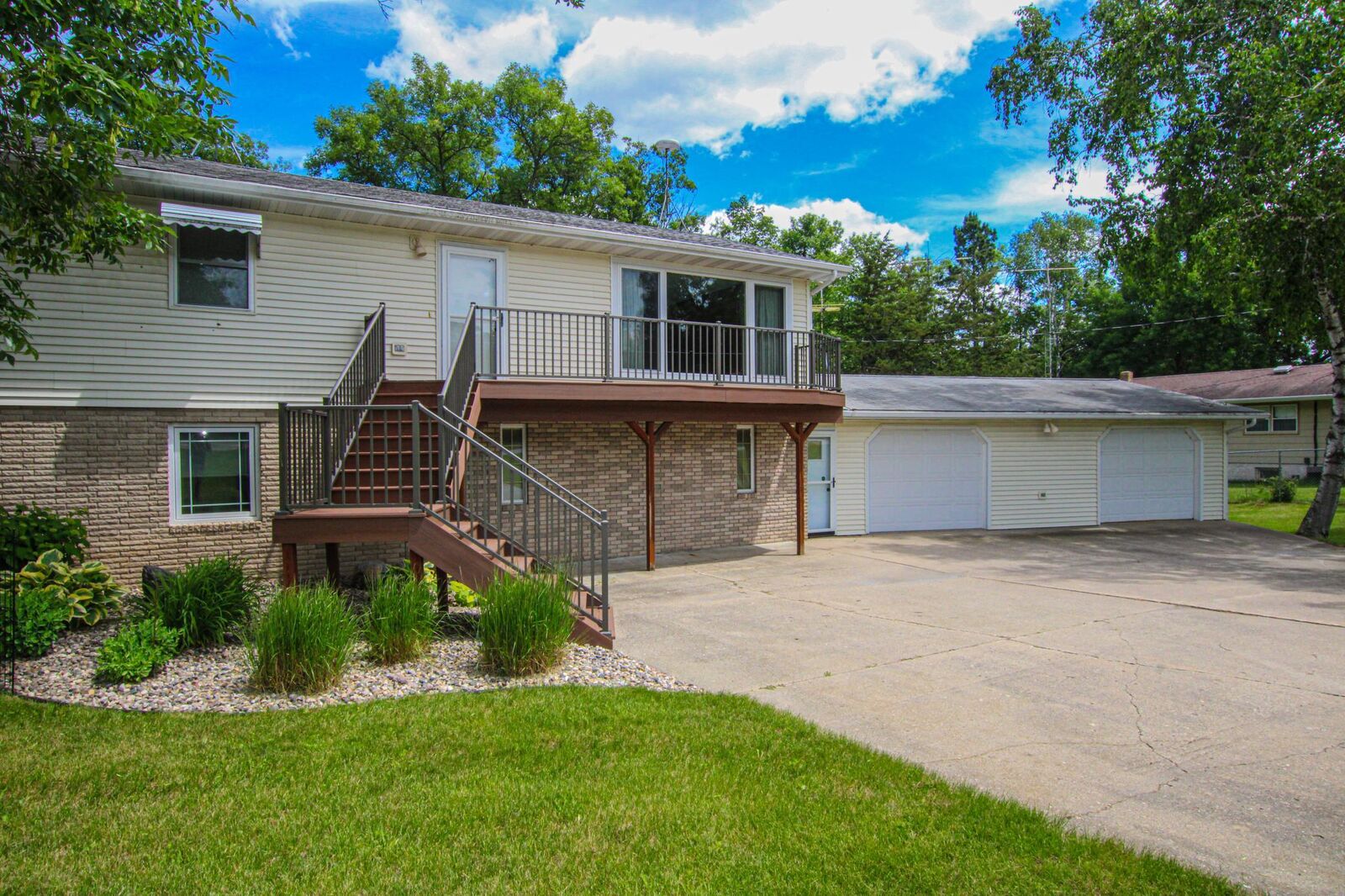Property Photo: 8691 County Road 11 NE MN 56308