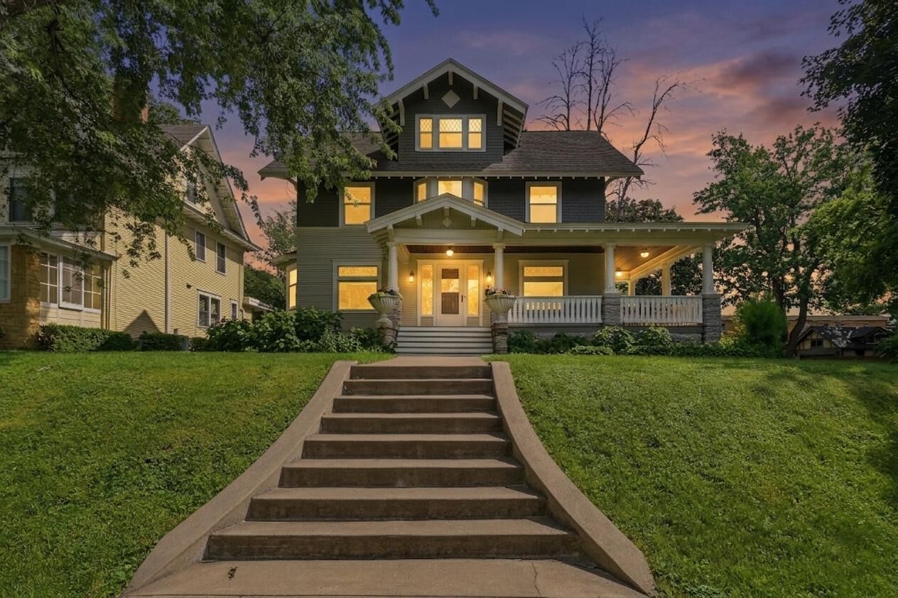 Property Photo:  1732 Summit Avenue  MN 55105 