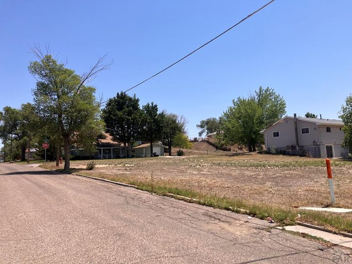 Property Photo:  1202 Cimarron Ave  CO 81050 