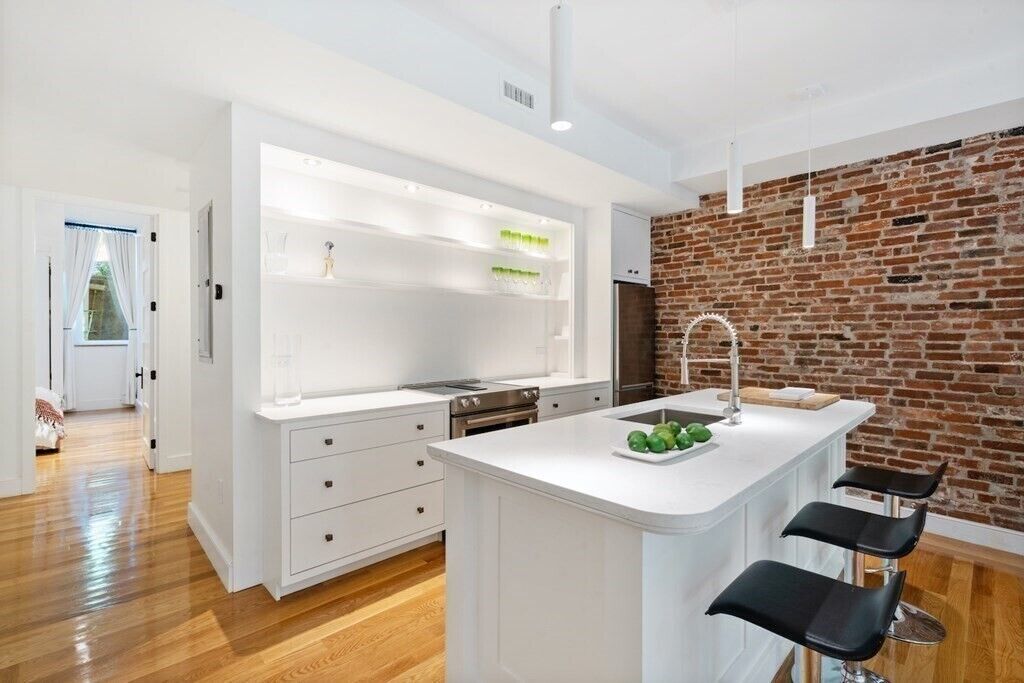 Property Photo:  15 Regent Circle 1  MA 02445 