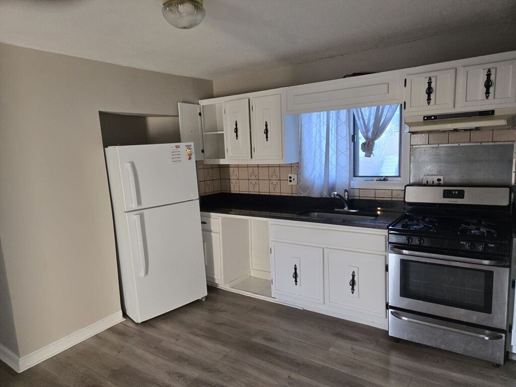 Property Photo: 19 Halford Place 3 MA 01902