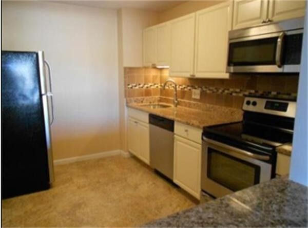 Property Photo:  400 Savin Hill Ave. 9  MA 02125 