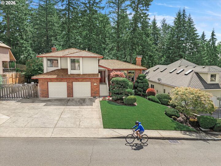 Property Photo:  11560 SE 108th Ave  OR 97086 