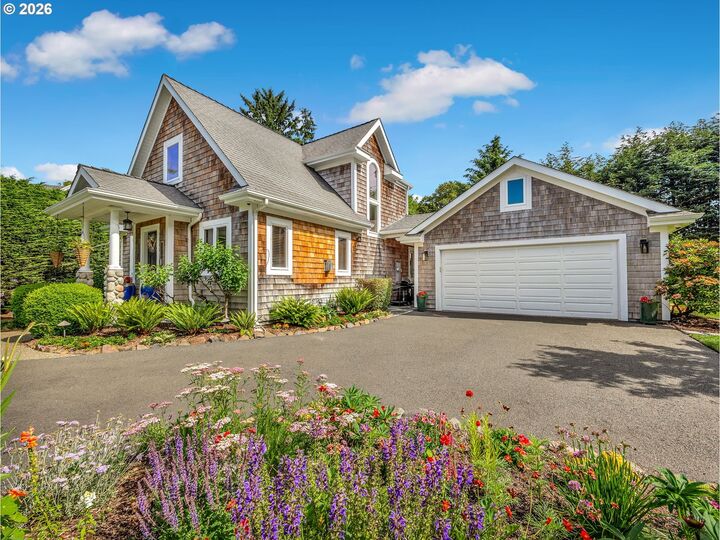 Property Photo: 1117 Chinook Ln OR 97138
