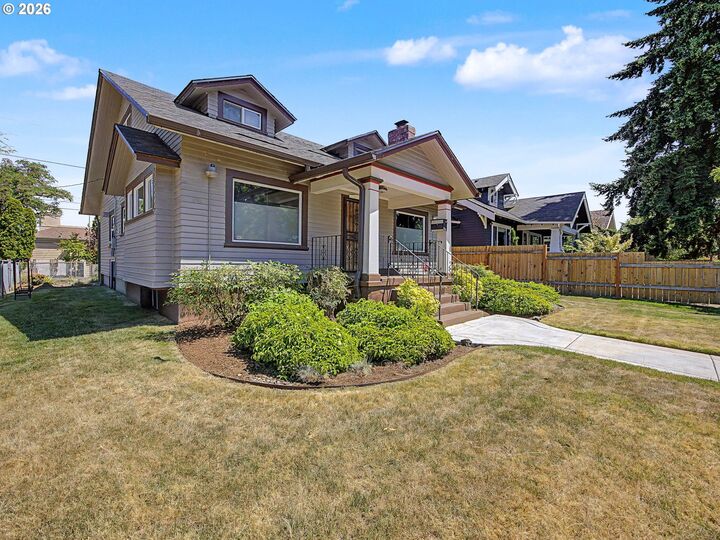 Property Photo: 5774 NE Garfield Ave OR 97211