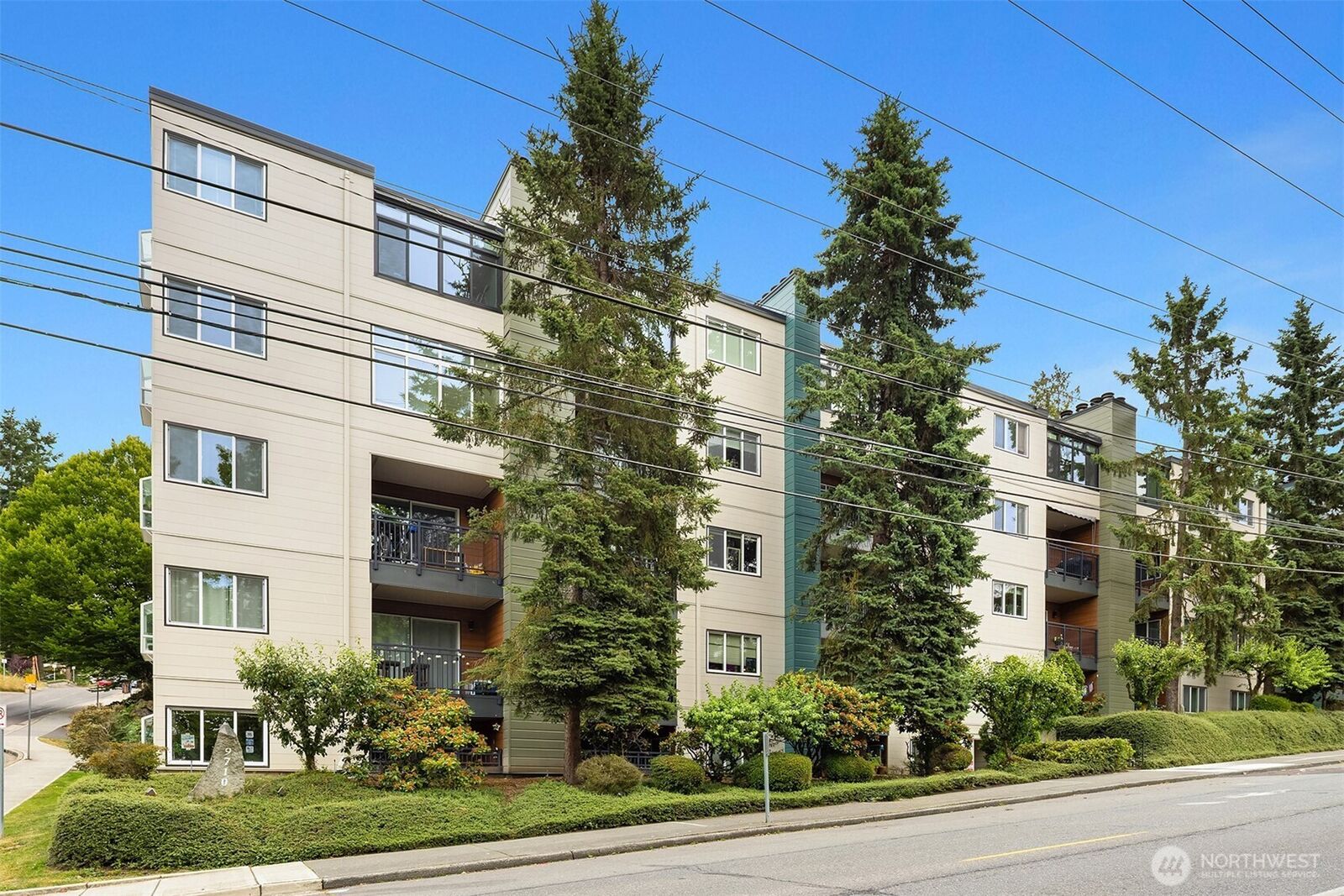 Property Photo:  9710  5th Avenue NE 503  WA 98115 