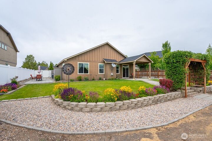 Property Photo: 4521 W Wesley Place WA 98837