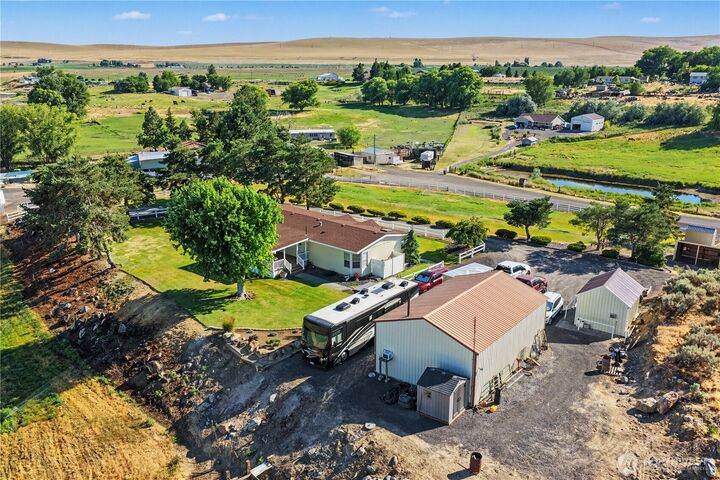 Property Photo:  767 S Canyon Court Road  WA 99344 