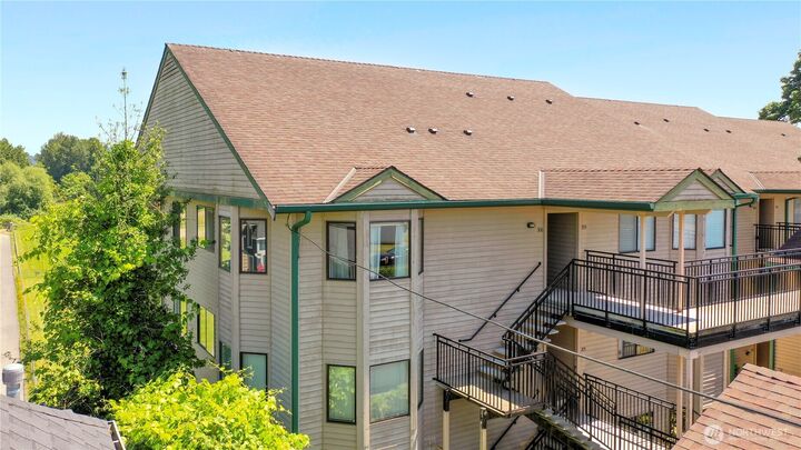 Property Photo: 101 Pine Avenue 306 WA 98290