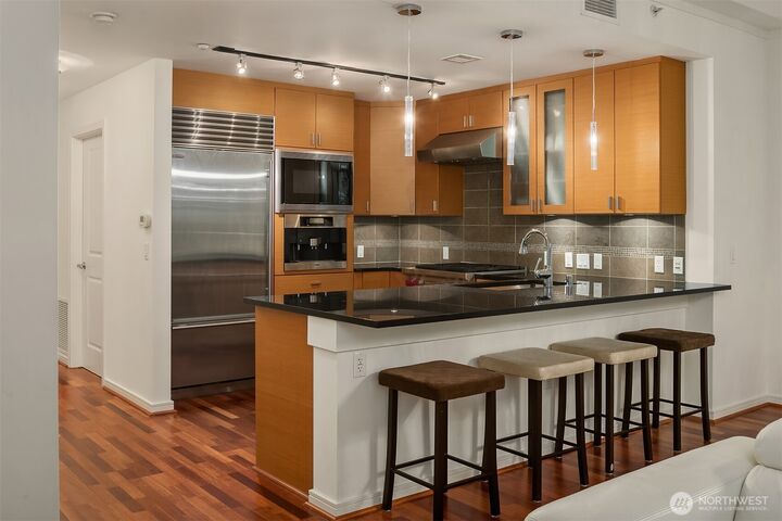 Property Photo:  819  Virginia Street 3206  WA 98101 