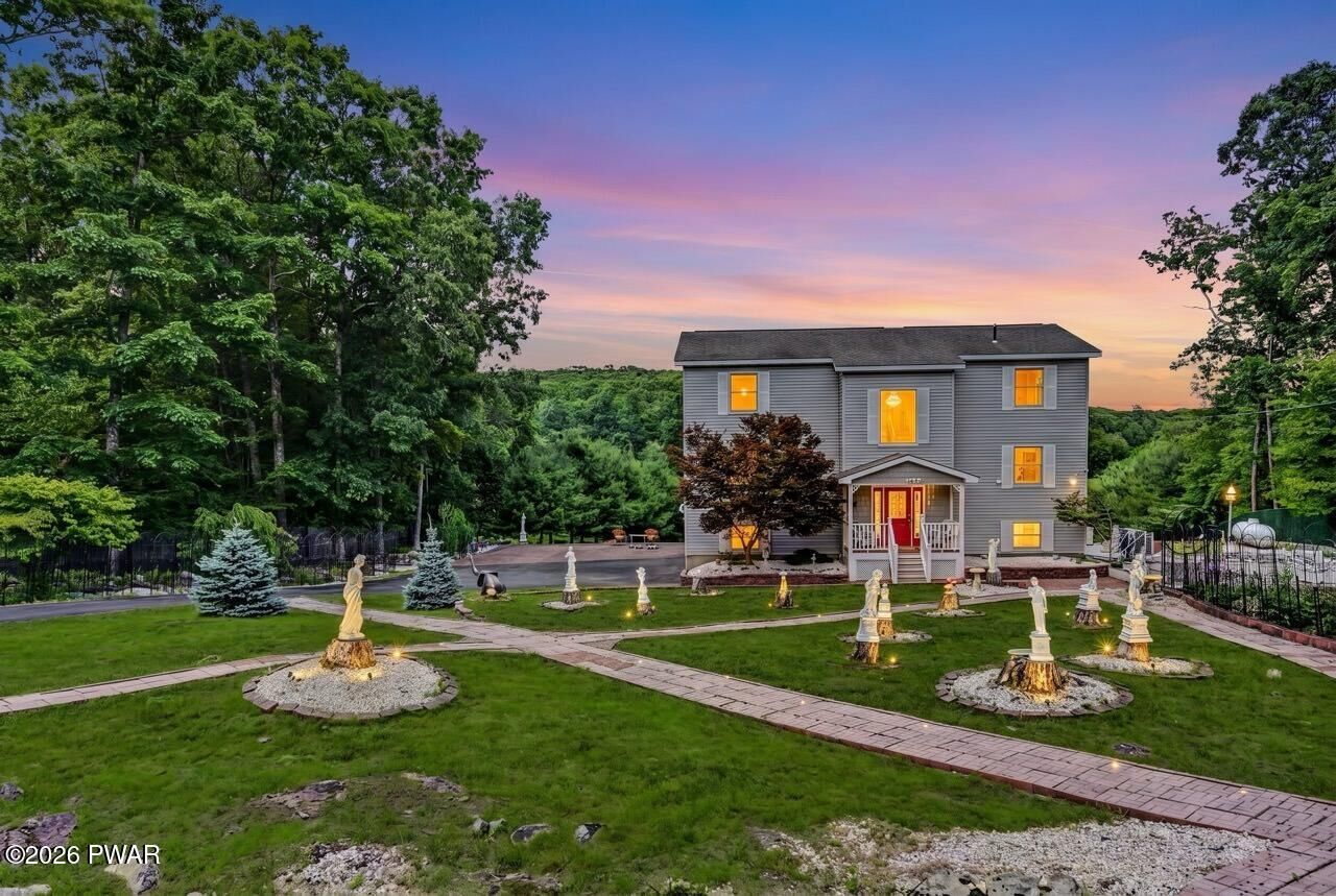 Property Photo:  127 High Meadow Drive  PA 18337 