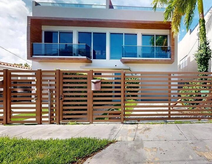 Property Photo:  3091 SW 21st Street  FL 33145 