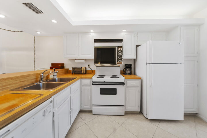 Property Photo: 2687 N Ocean Boulevard 303 FL 33431