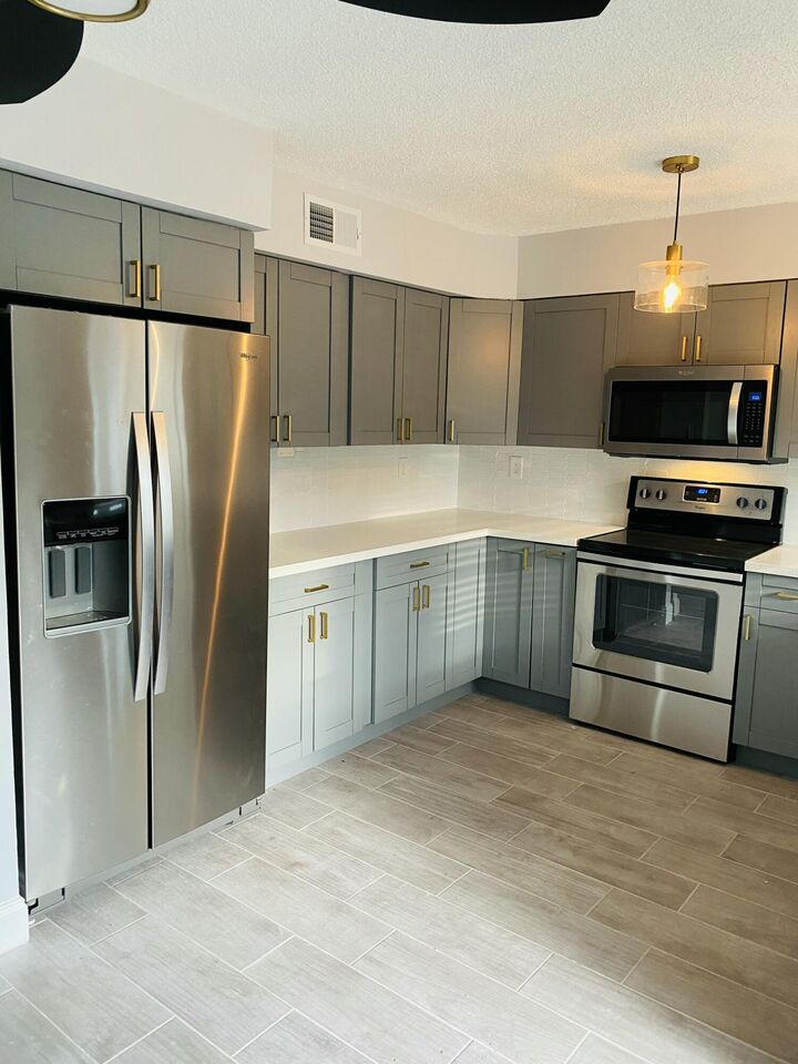 Property Photo: 5268 NE 6th Avenue A28 FL 33334