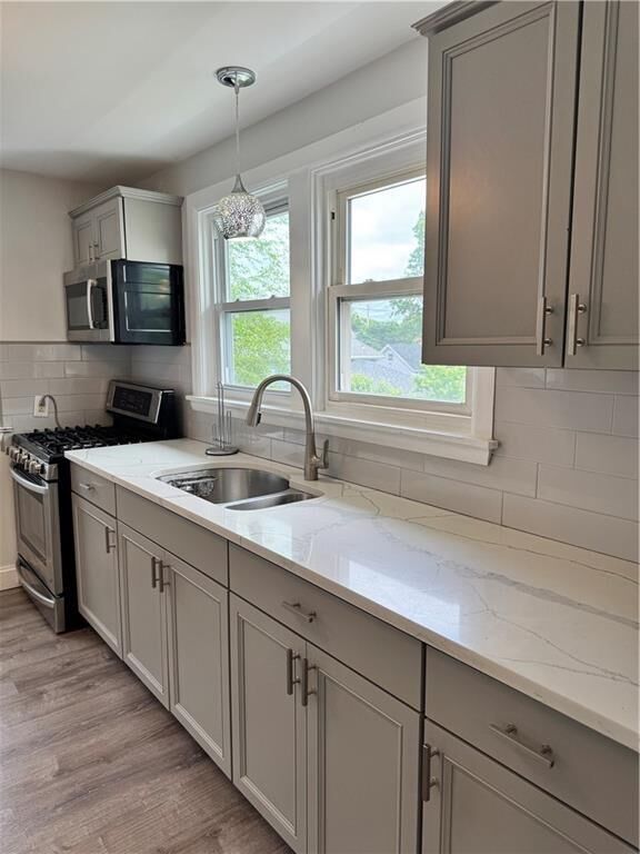 Property Photo:  101 Rutherglen Avenue 2  RI 02907 