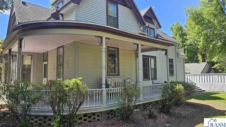 Property Photo: 1602 S Washington Street MN 56073