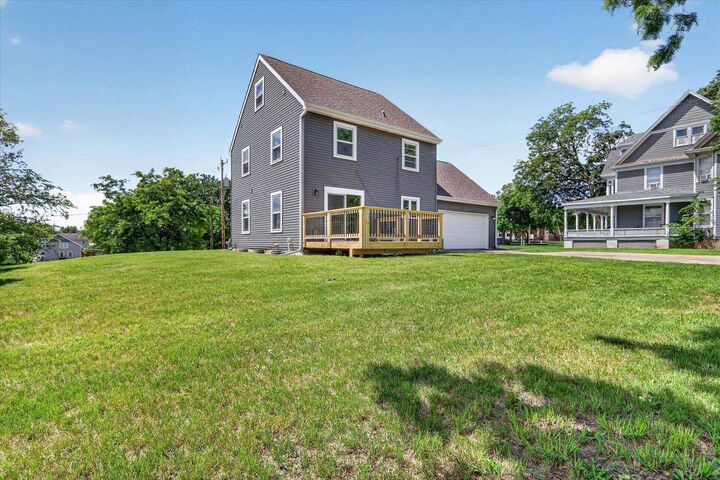 Property Photo: 215 Roosevelt Avenue WI 53511