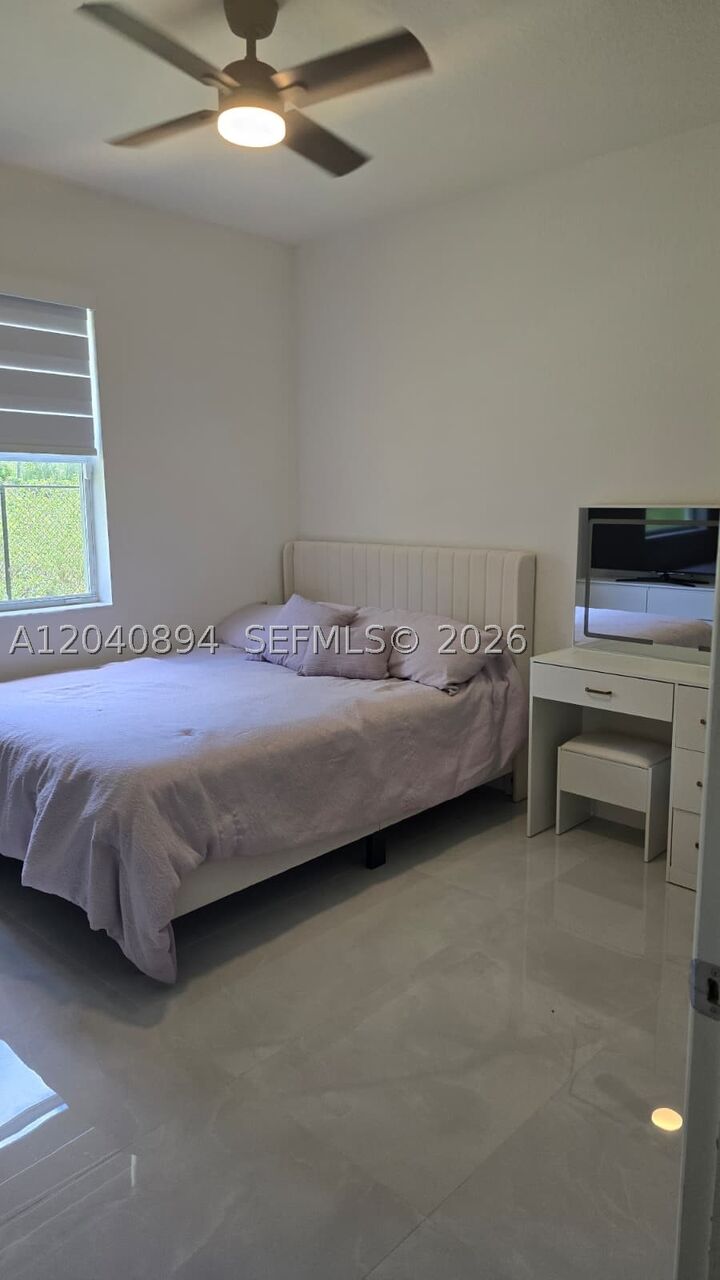 Property Photo:  2248 SE 30th St 1  FL 33035 