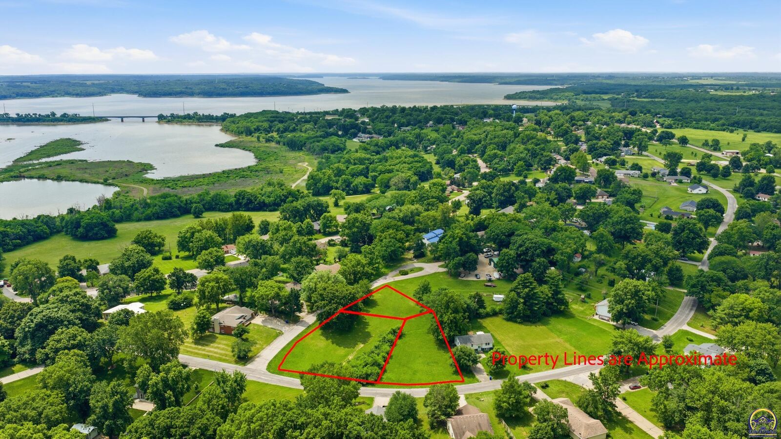 Property Photo:  716/720 Kansa Dr 102 Lakeview Ct  KS 66070 