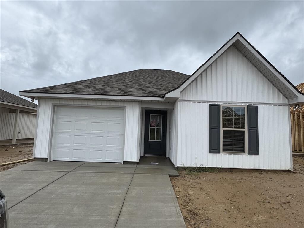 Property Photo: 3118 E Blue Heron Drive E LA 70615