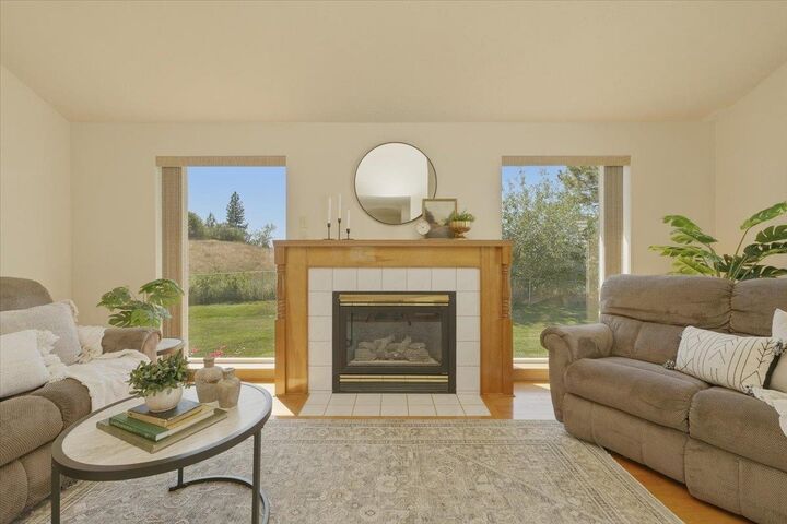 Property Photo: 3403 E Buckley Ct WA 99021