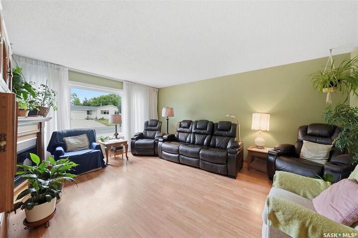 Property Photo:  20 Clark Crescent  SK S7H 3L9 