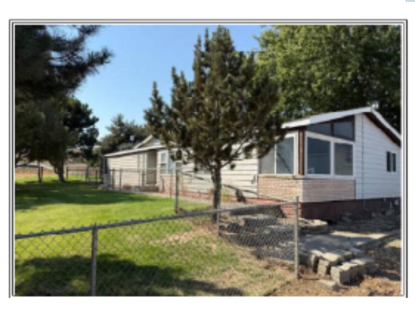 Property Photo: 55704 E 580 Pr SE WA 99320