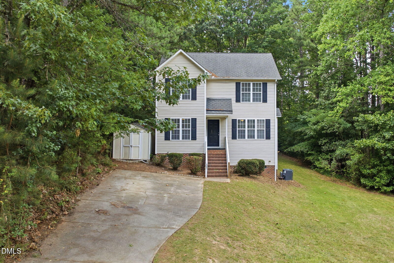 Property Photo: 547 Lockwood Drive NC 27527