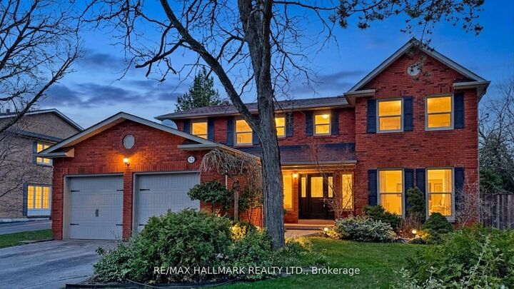 82 Windermere Crescent S — photo 1