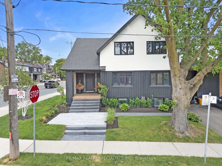 Property Photo:  997 Mount Pleasant Road  ON M4P 2L9 