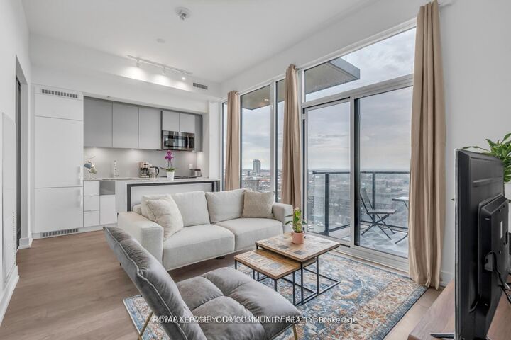 Property Photo:  270 Dufferin Street 1106  ON M6K 0H8 