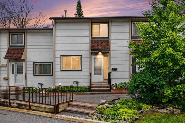Property Photo: 48 Sumac Street 76 ON K1J 6P7