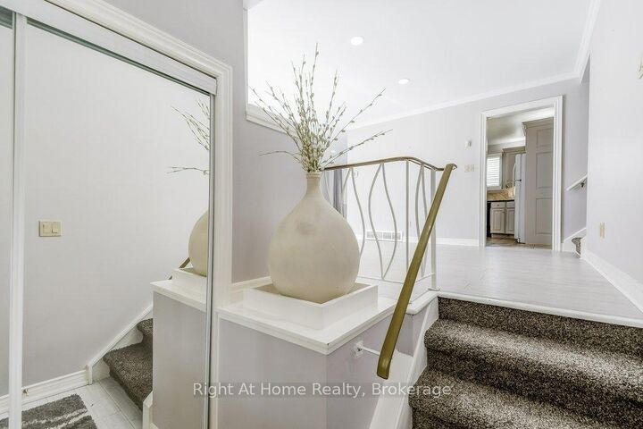 Property Photo:  207 Montmorency Drive  ON L8K 5H3 