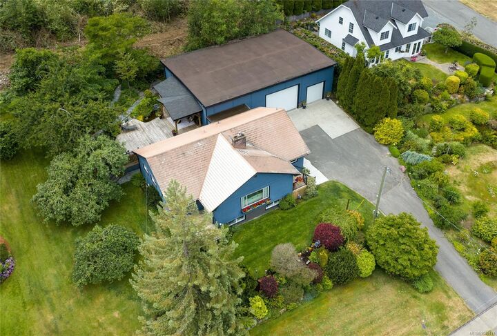 Property Photo: 446 Davis Rd BC V9G 1V5