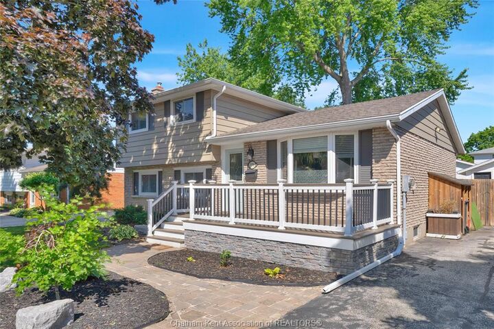 138 Vanier Drive — photo 1
