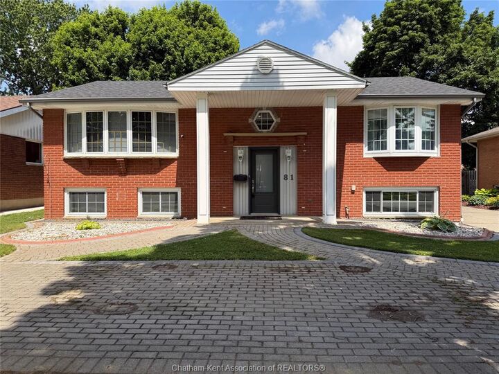 Property Photo: 81 Lancefield Place ON N7L 2M2