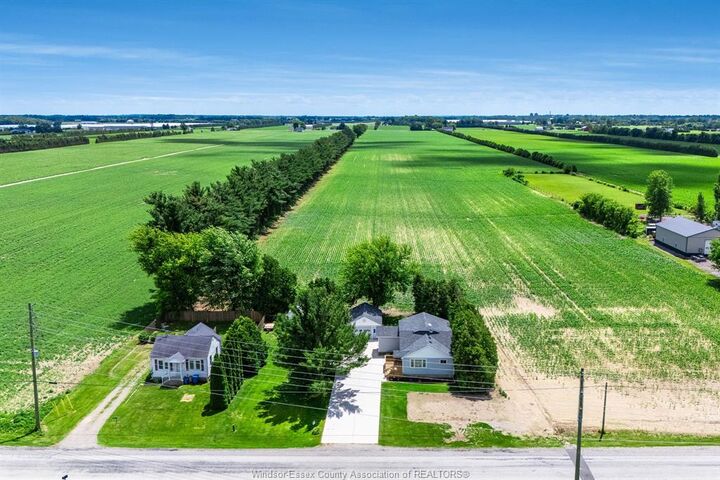 Photo de la propriété: 918 Mersea Road 6 ON N8H 3V8