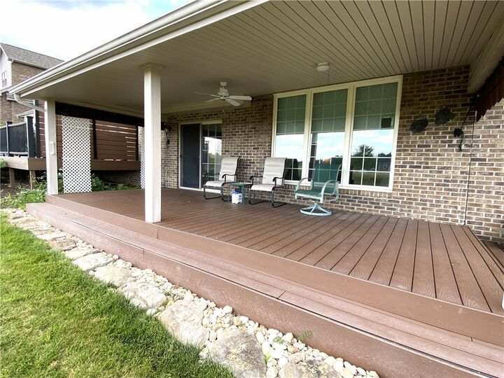 Property Photo: 1027 Blackthorne Dr A PA 15644