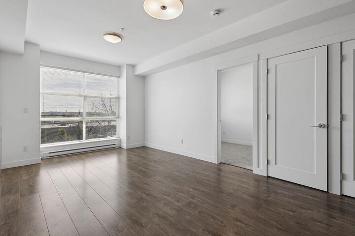 Property Photo:  827 Roderick Avenue 205  BC V3K 0E3 